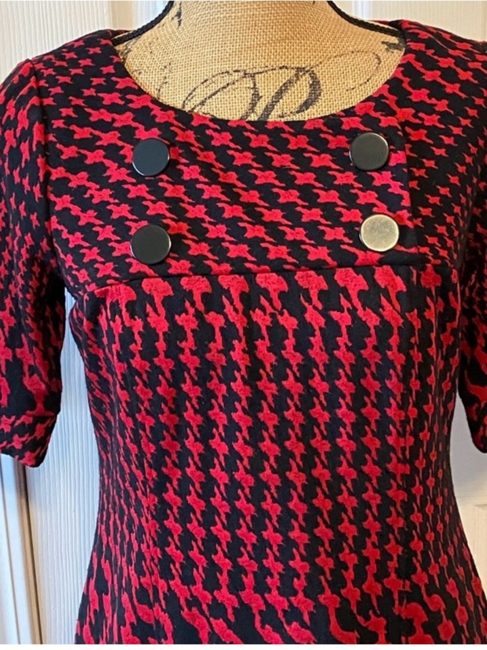 Rabbit Rabbit Rabbit Red & Black Houndstooth Midi Dress with Front Buttons - Picture 3 of 9